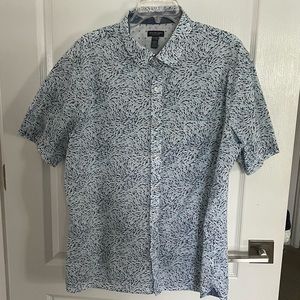 Mens Van Heusen Never Tuck button up short sleeve shark shirt